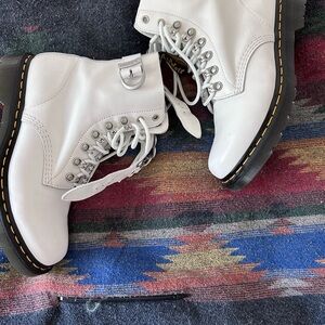 Doc Martens white